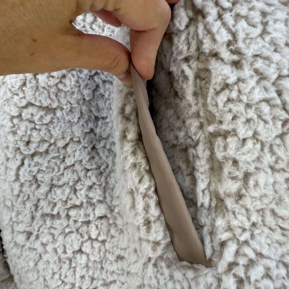 Abercrombie & Fitch Sherpa Vest Women's M Soft A&F Collection Tan Beige Cozy NWT - Picture 4 of 12